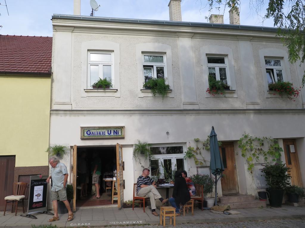 Apartman Havenatura Mikulov Exteriör bild